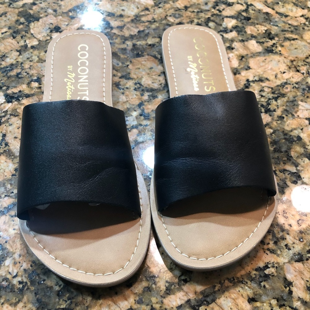 Coconuts by Matisse Black Slide Sandals with Tan Footbed